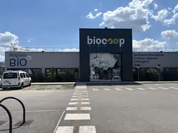 481-biocoop-crolles-magasin-alimentation-bio-devanture.webp