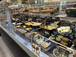 481-biocoop-crolles-magasin-alimentation-bio-fromage-traiteur-service-traditionnel.webp